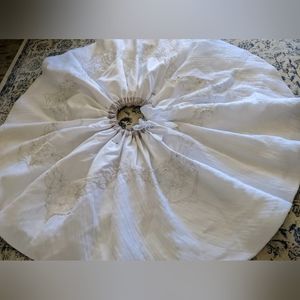 Recycle wedding dress/ Christmas tree skirt